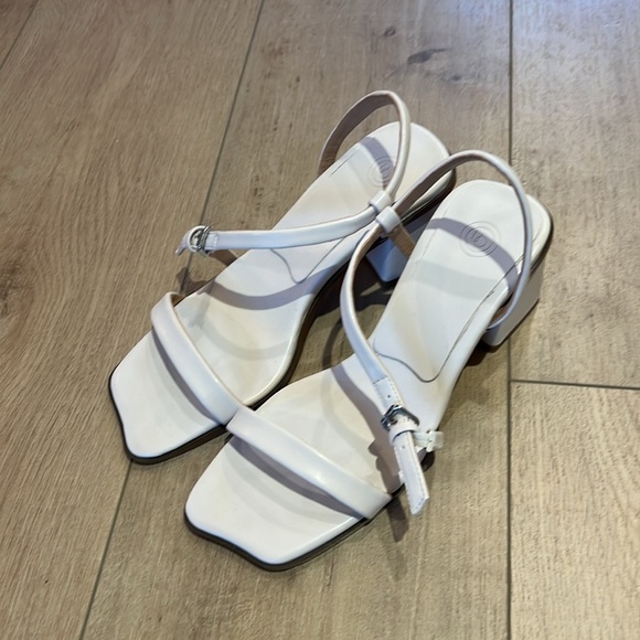 UO Ellie Strappy heels in Ivory - Picture 3 of 5